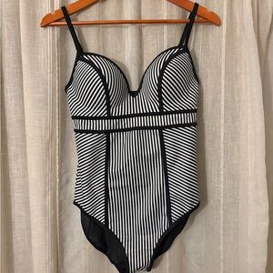 SPANX Sweetheart One Piece Swimsuit Splash Thin Stripe NWOT